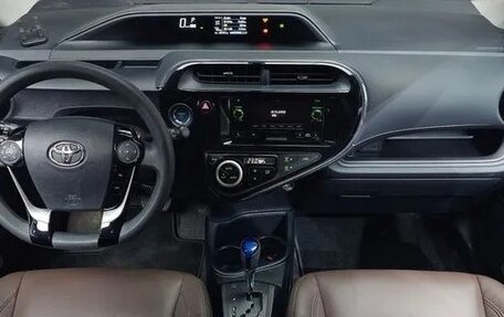 Toyota Prius c I, 2018 год, 1 508 000 рублей, 7 фотография