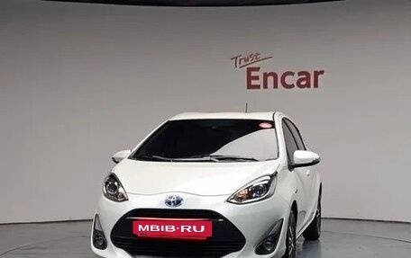 Toyota Prius c I, 2018 год, 1 508 000 рублей, 2 фотография