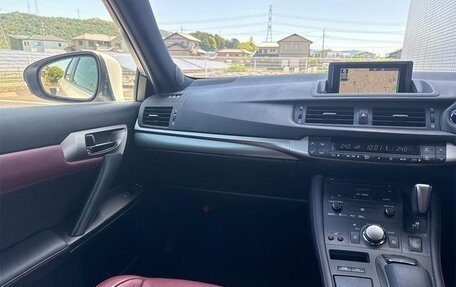 Lexus CT I рестайлинг, 2016 год, 1 020 000 рублей, 19 фотография