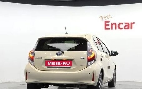 Toyota Prius c I, 2018 год, 1 475 000 рублей, 3 фотография