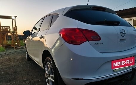 Opel Astra J, 2013 год, 625 000 рублей, 2 фотография