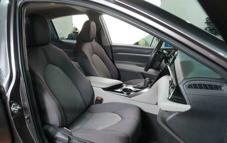 Toyota Camry, 2020 год, 2 599 000 рублей, 8 фотография