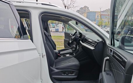 Volkswagen Tiguan II, 2022 год, 2 435 000 рублей, 7 фотография