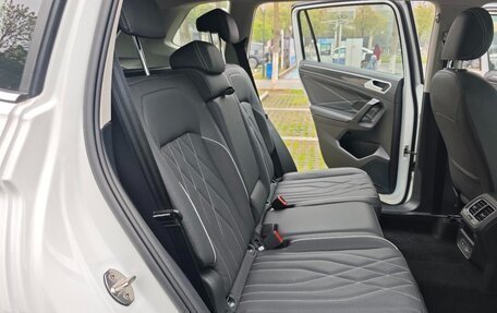 Volkswagen Tiguan II, 2022 год, 2 435 000 рублей, 8 фотография