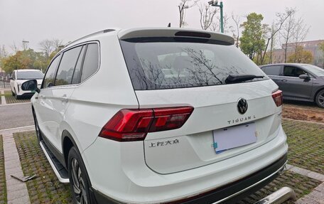 Volkswagen Tiguan II, 2022 год, 2 435 000 рублей, 3 фотография