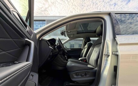 Volkswagen Tiguan II, 2022 год, 2 492 000 рублей, 7 фотография