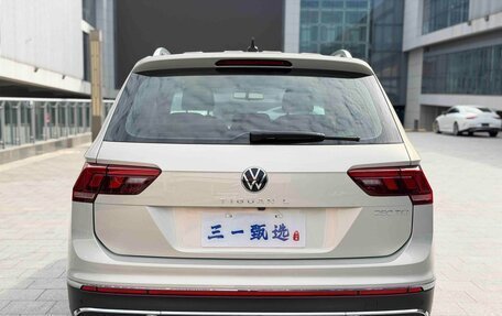 Volkswagen Tiguan II, 2022 год, 2 492 000 рублей, 5 фотография