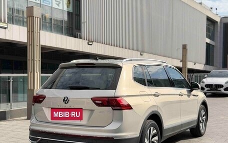 Volkswagen Tiguan II, 2022 год, 2 492 000 рублей, 4 фотография