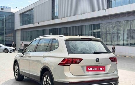 Volkswagen Tiguan II, 2022 год, 2 492 000 рублей, 6 фотография