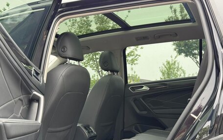Volkswagen Tiguan II, 2022 год, 2 428 000 рублей, 10 фотография