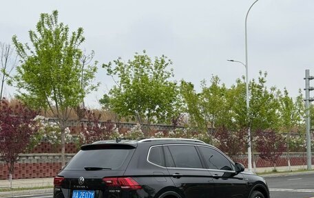 Volkswagen Tiguan II, 2022 год, 2 428 000 рублей, 4 фотография