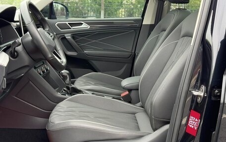 Volkswagen Tiguan II, 2022 год, 2 428 000 рублей, 7 фотография