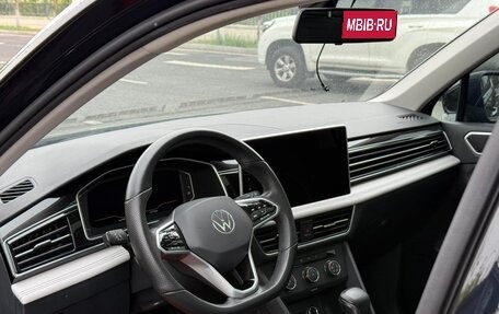 Volkswagen Tiguan II, 2022 год, 2 428 000 рублей, 8 фотография
