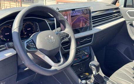 Volkswagen Tiguan II, 2022 год, 2 418 000 рублей, 5 фотография