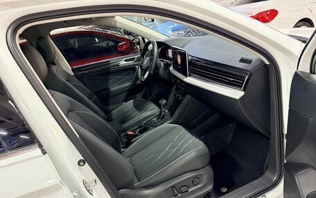 Volkswagen Tiguan II, 2022 год, 2 457 000 рублей, 9 фотография