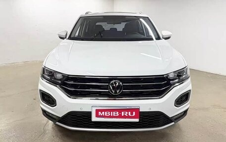 Volkswagen T-Roc I, 2022 год, 1 500 000 рублей, 1 фотография