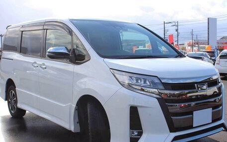 Toyota Noah III, 2021 год, 1 998 000 рублей, 1 фотография