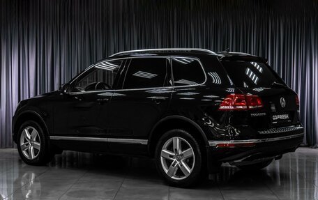 Volkswagen Touareg III, 2015 год, 2 999 000 рублей, 2 фотография