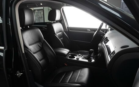 Volkswagen Touareg III, 2015 год, 2 999 000 рублей, 9 фотография