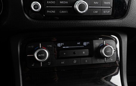 Volkswagen Touareg III, 2015 год, 2 999 000 рублей, 18 фотография