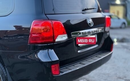 Toyota Land Cruiser 200, 2012 год, 3 600 000 рублей, 8 фотография