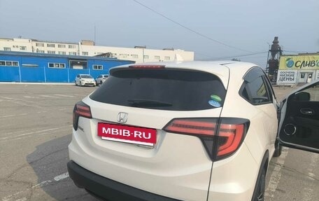 Honda Vezel, 2014 год, 1 350 000 рублей, 3 фотография
