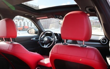 Alfa Romeo Giulia II, 2023 год, 4 600 000 рублей, 8 фотография