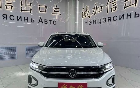 Volkswagen T-Roc I, 2022 год, 1 410 000 рублей, 2 фотография