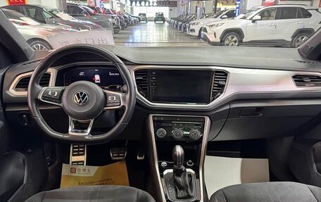Volkswagen T-Roc I, 2022 год, 1 400 000 рублей, 5 фотография