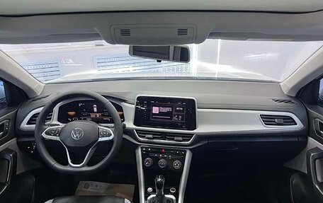 Volkswagen T-Roc I, 2022 год, 1 410 000 рублей, 15 фотография