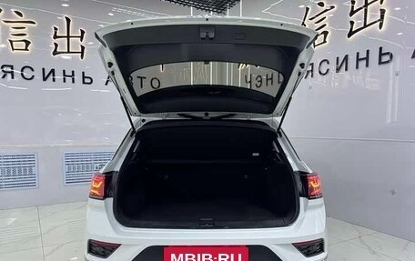 Volkswagen T-Roc I, 2022 год, 1 410 000 рублей, 17 фотография