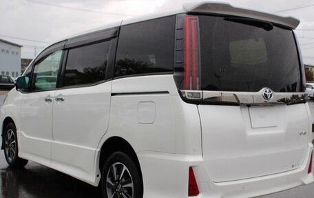 Toyota Noah III, 2021 год, 1 998 000 рублей, 5 фотография