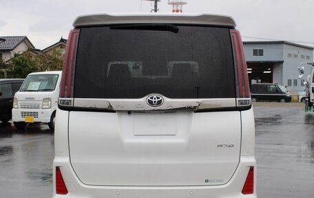 Toyota Noah III, 2021 год, 1 998 000 рублей, 6 фотография