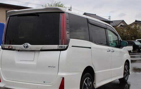 Toyota Noah III, 2021 год, 1 998 000 рублей, 7 фотография