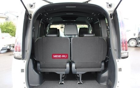 Toyota Noah III, 2021 год, 1 998 000 рублей, 14 фотография