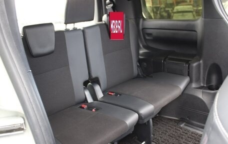 Toyota Noah III, 2021 год, 1 998 000 рублей, 19 фотография