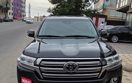 Toyota Land Cruiser 200, 2018 год, 7 500 000 рублей, 1 фотография
