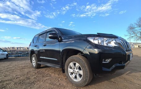Toyota Land Cruiser Prado 150 рестайлинг 2, 2021 год, 6 000 000 рублей, 10 фотография