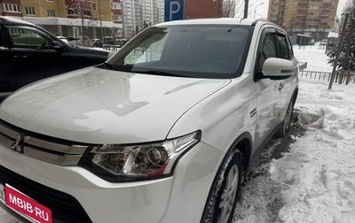 Mitsubishi Outlander III рестайлинг 3, 2014 год, 1 499 999 рублей, 1 фотография