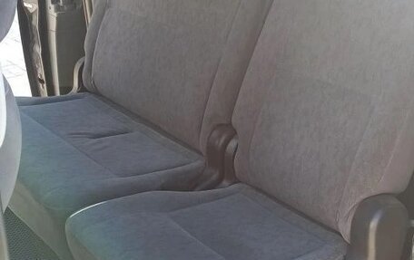 Toyota Noah III, 2006 год, 800 000 рублей, 10 фотография