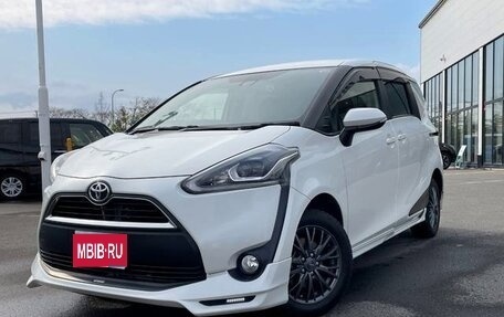 Toyota Sienta II, 2022 год, 1 076 000 рублей, 1 фотография