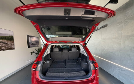 Volkswagen Tiguan II, 2019 год, 2 649 000 рублей, 8 фотография
