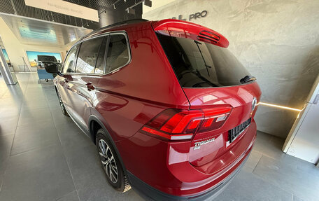 Volkswagen Tiguan II, 2019 год, 2 649 000 рублей, 7 фотография