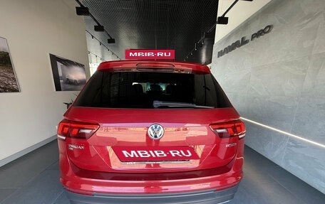 Volkswagen Tiguan II, 2019 год, 2 649 000 рублей, 17 фотография
