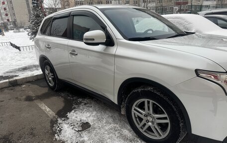 Mitsubishi Outlander III рестайлинг 3, 2014 год, 1 499 999 рублей, 5 фотография