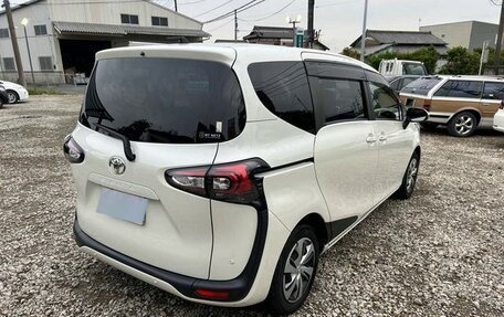 Toyota Sienta II, 2021 год, 1 052 000 рублей, 7 фотография