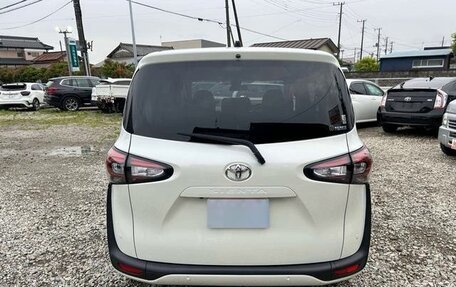 Toyota Sienta II, 2021 год, 1 052 000 рублей, 5 фотография