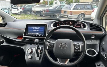 Toyota Sienta II, 2021 год, 1 052 000 рублей, 14 фотография