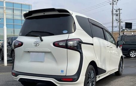 Toyota Sienta II, 2022 год, 1 076 000 рублей, 5 фотография