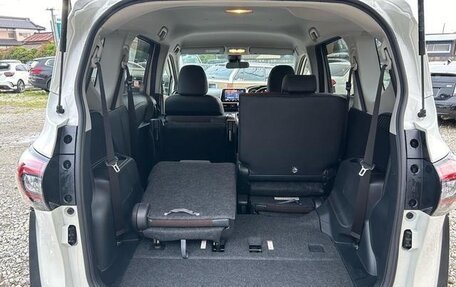 Toyota Sienta II, 2021 год, 1 052 000 рублей, 25 фотография